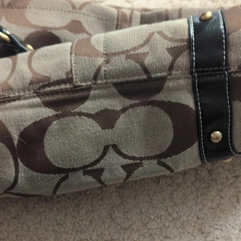 Brown and Black Signature Shoulder Bag - Picture 5 of 5